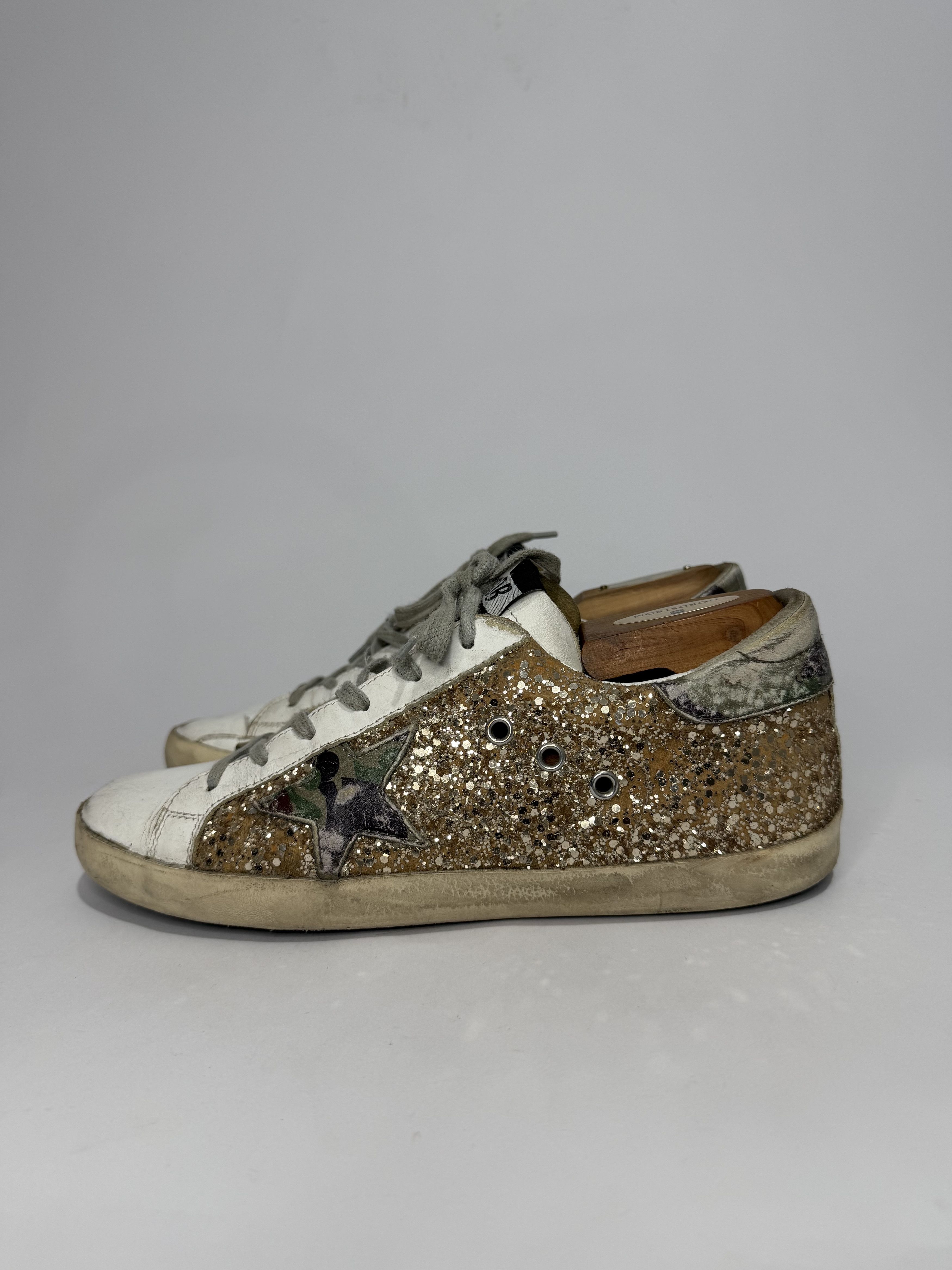 Golden Goose Golden Goose Metallic Gold Glitter Superstar Sneakers Size US 8 / EU 41 - 1 Thumbnail