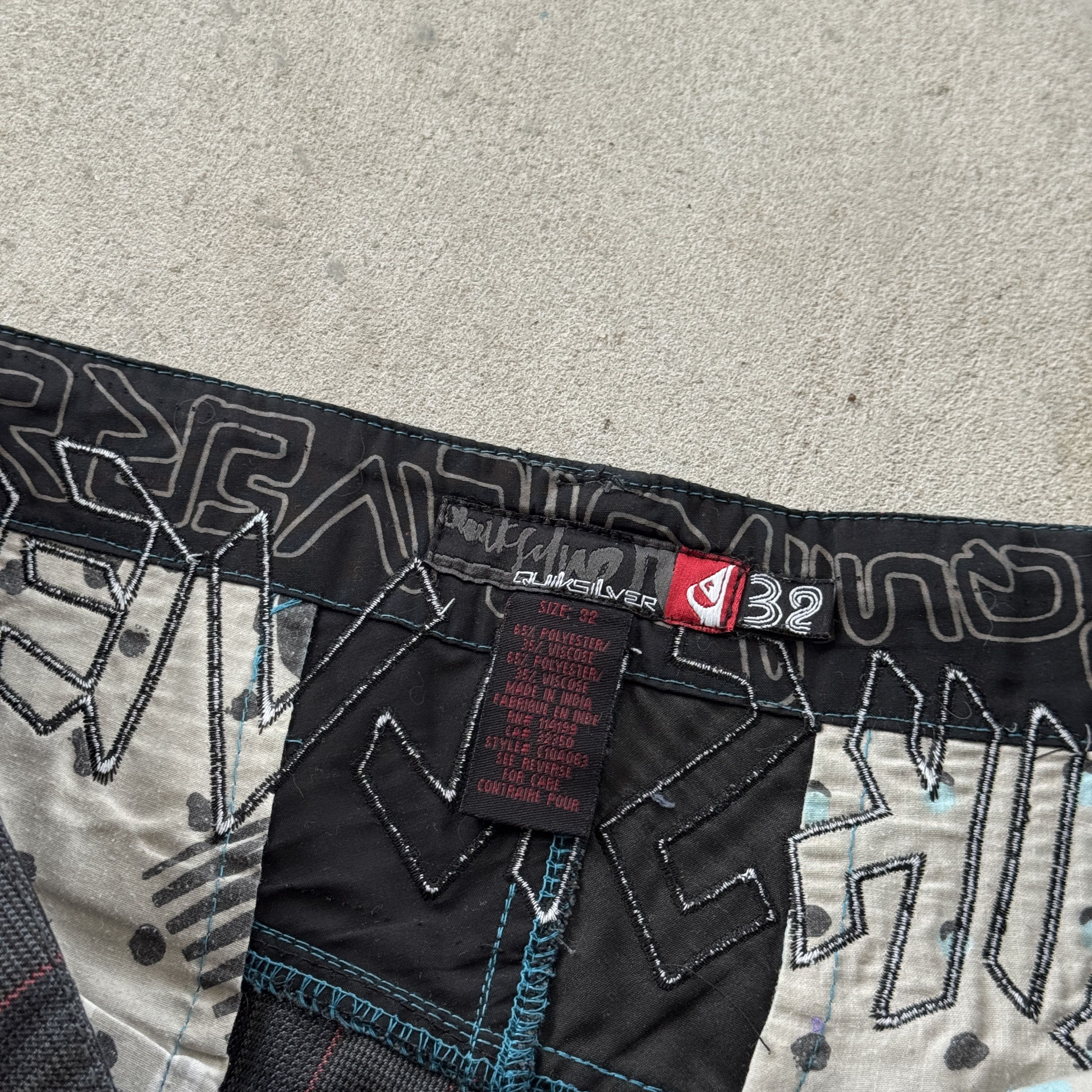Quiksilver Vintage Quiksilver Y2K Embroidered Shorts Goth Skater Grunge Size US 32 / EU 48 - 5 Thumbnail