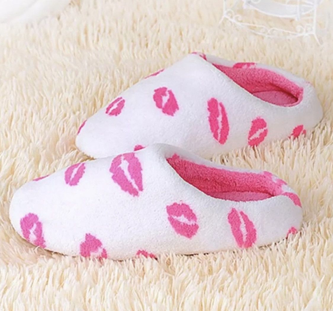 Other 💋PINK KISSES SLIPPERS FITS SIZE 7.5-9 Size US 7.5 / IT 37.5 - 1 Thumbnail