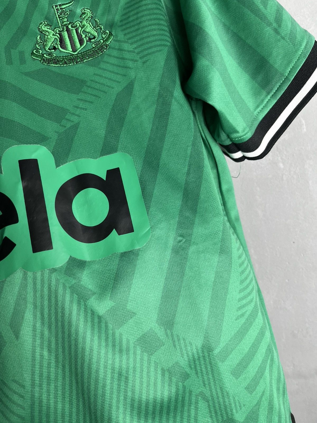 Vintage Castore Newcastle 2023-2024 Home Jersey Size US S / EU 44-46 / 1 - 4 Thumbnail