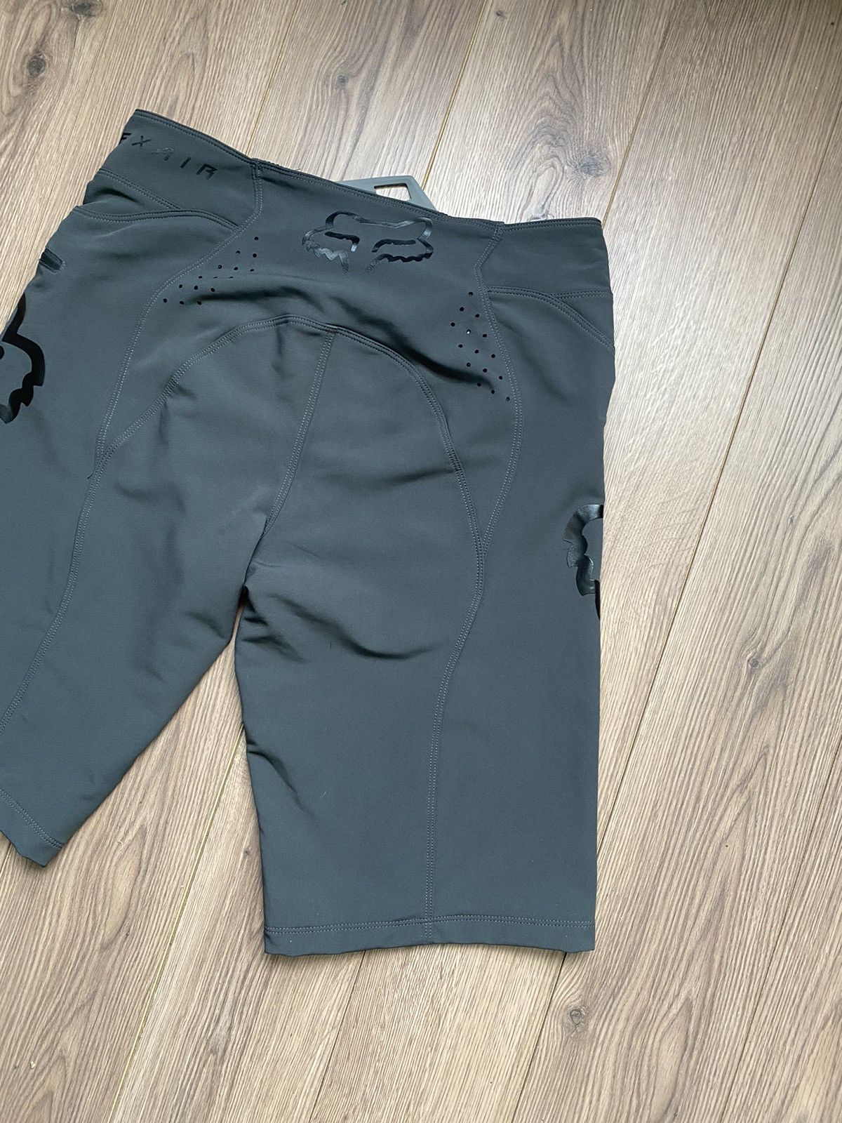 Fox Racing × Vintage Vintage Fox Racing Big Logo Grey Shorts Size 38 Size US 38 / EU 54 - 12 Thumbnail