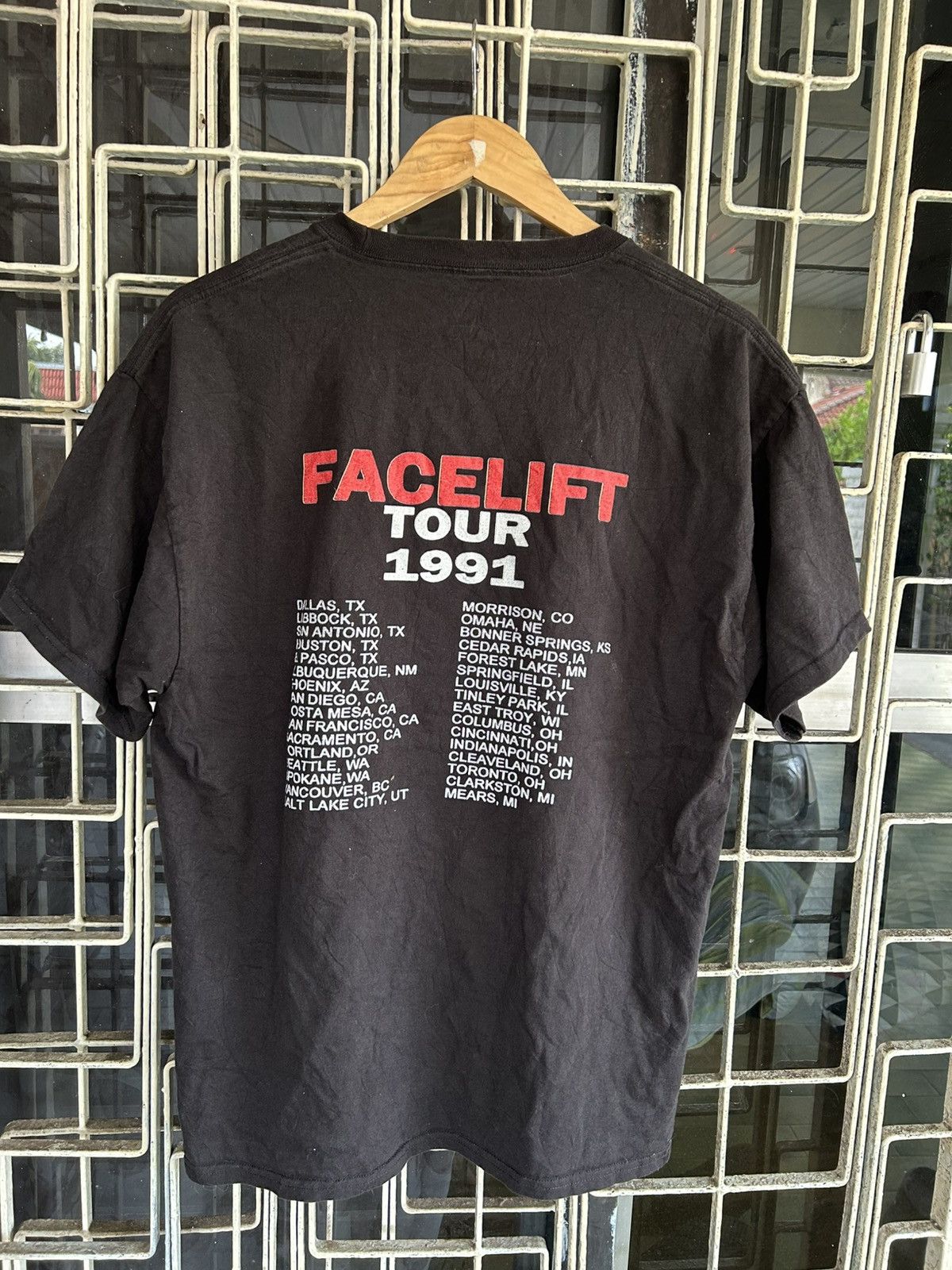 Band Tees RARE ALICE IN CHAINS FACELIFT TOUR Size US L / EU 52-54 / 3 - 2 Thumbnail