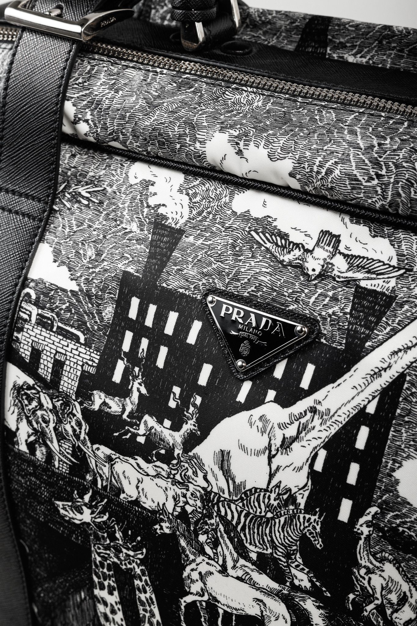 Prada Prada AW/16 Animal Kingdom Nero & Avorio Tessuto Suitcase Size ONE SIZE - 11 Thumbnail