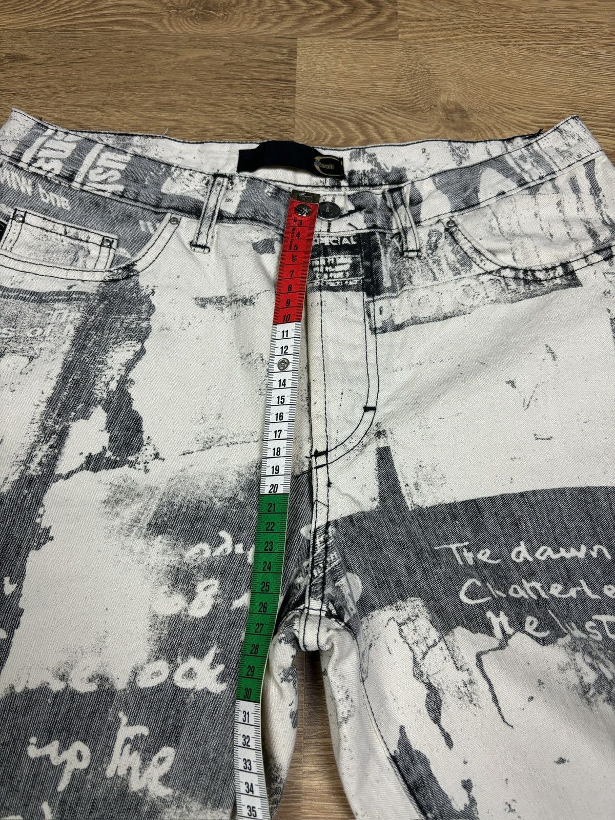 Just Cavalli 2000s Just Cavalli Newspaper Print Flared Denim Jeans Size US 35 - 8 Thumbnail