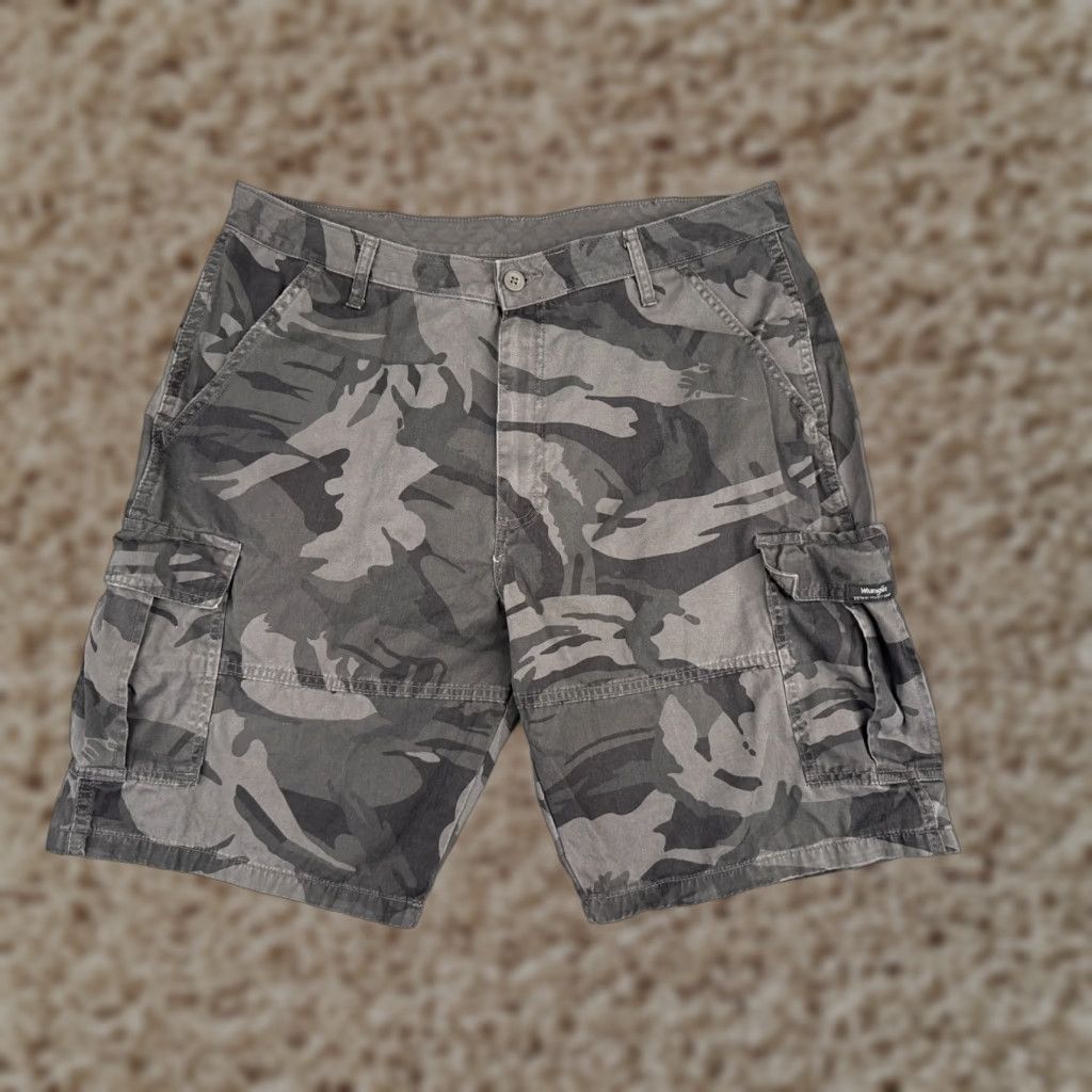 Wrangler Wrangler Cargo Shorts Men 38 Gray Camouflage Cotton Blend Pockets Logo 10 Inseam 38x10 Slim Fit Casual Travel Mens Size US 38 / EU 54 - 1 Thumbnail