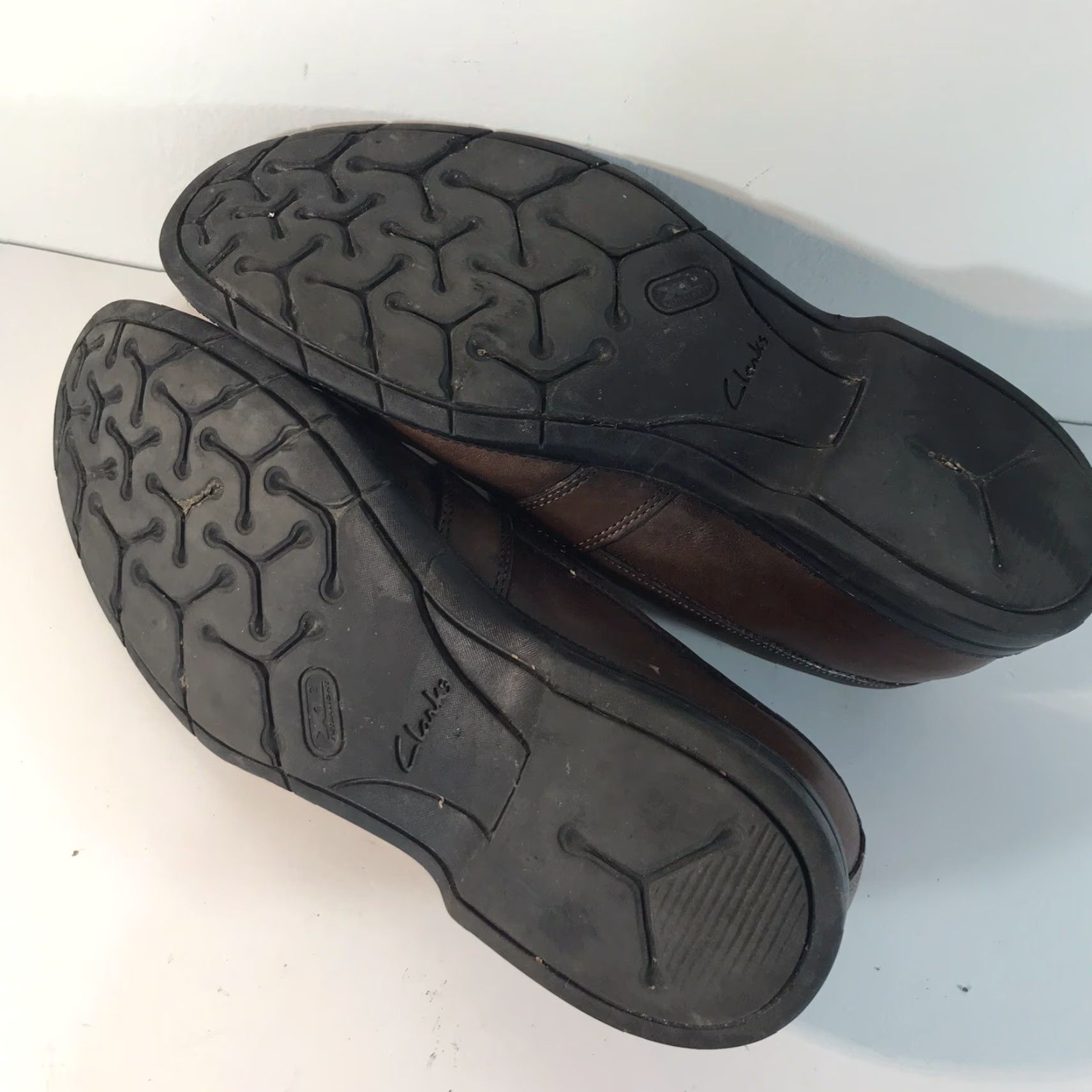 Clarks Vintage-free Clarks Leather Loafers Mens Size 8M Brown Slip-On Casual Shoes Size US 8 / EU 41 - 6 Thumbnail