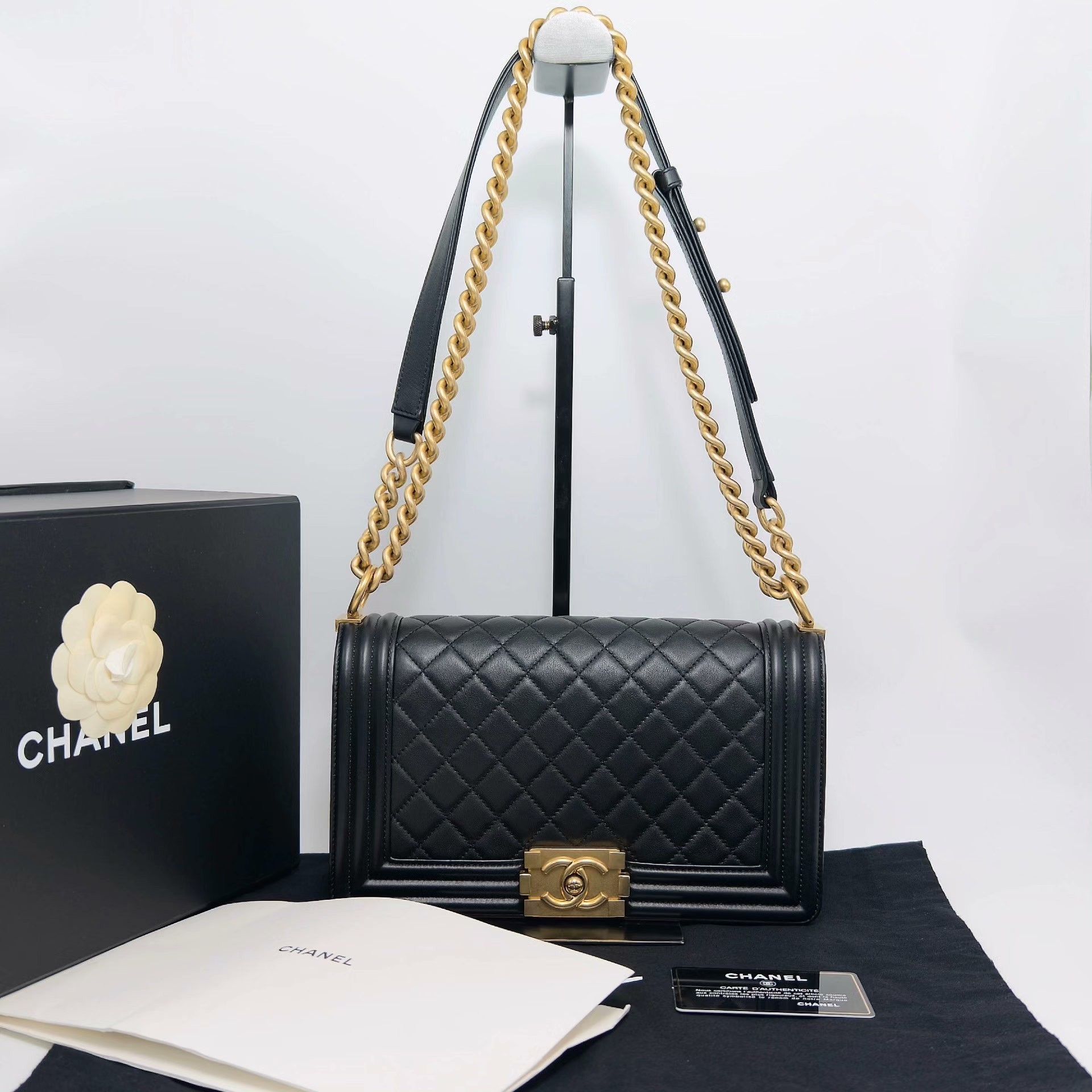 Chanel Pre-loved Bag Very good condition Size ONE SIZE - 1 Thumbnail
