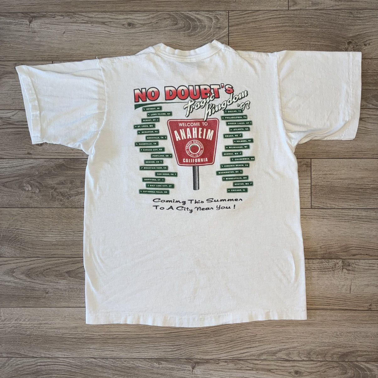 Fruit Of The Loom 90s No Doubt Tragic Kingdom band tee Size US M / EU 48-50 / 2 - 4 Thumbnail