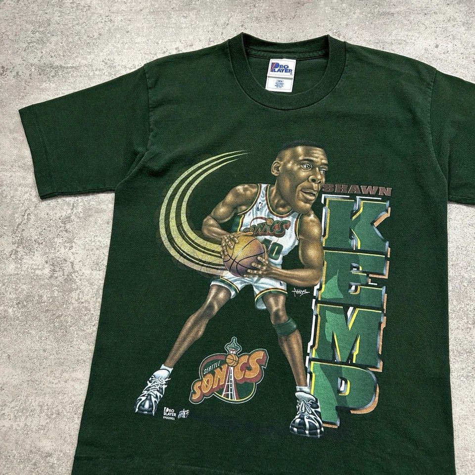 NBA × Vintage SEATTLE SUPERSONICS KEMP PRO PLAYER CARICATURE YOUTH 14/16 Size US S / EU 44-46 / 1 - 2 Thumbnail