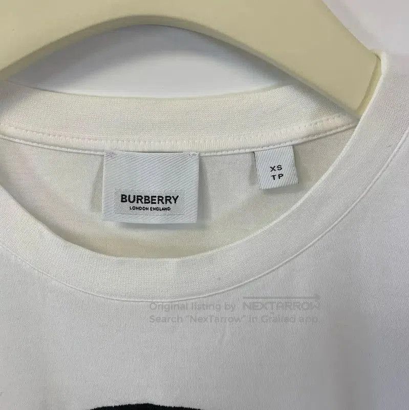 Burberry Burberry White Graphic Print Women's T-Shirt. Size XS / US 0-2 / IT 36-38 - 3 Thumbnail