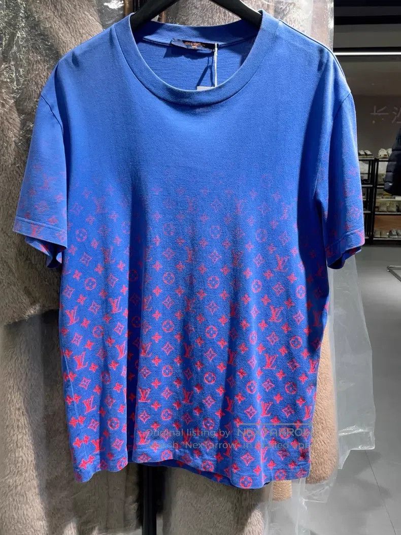 Louis Vuitton Louis Vuitton Blue gradient logo short sleeve Size US M / EU 48-50 / 2 - 3 Thumbnail