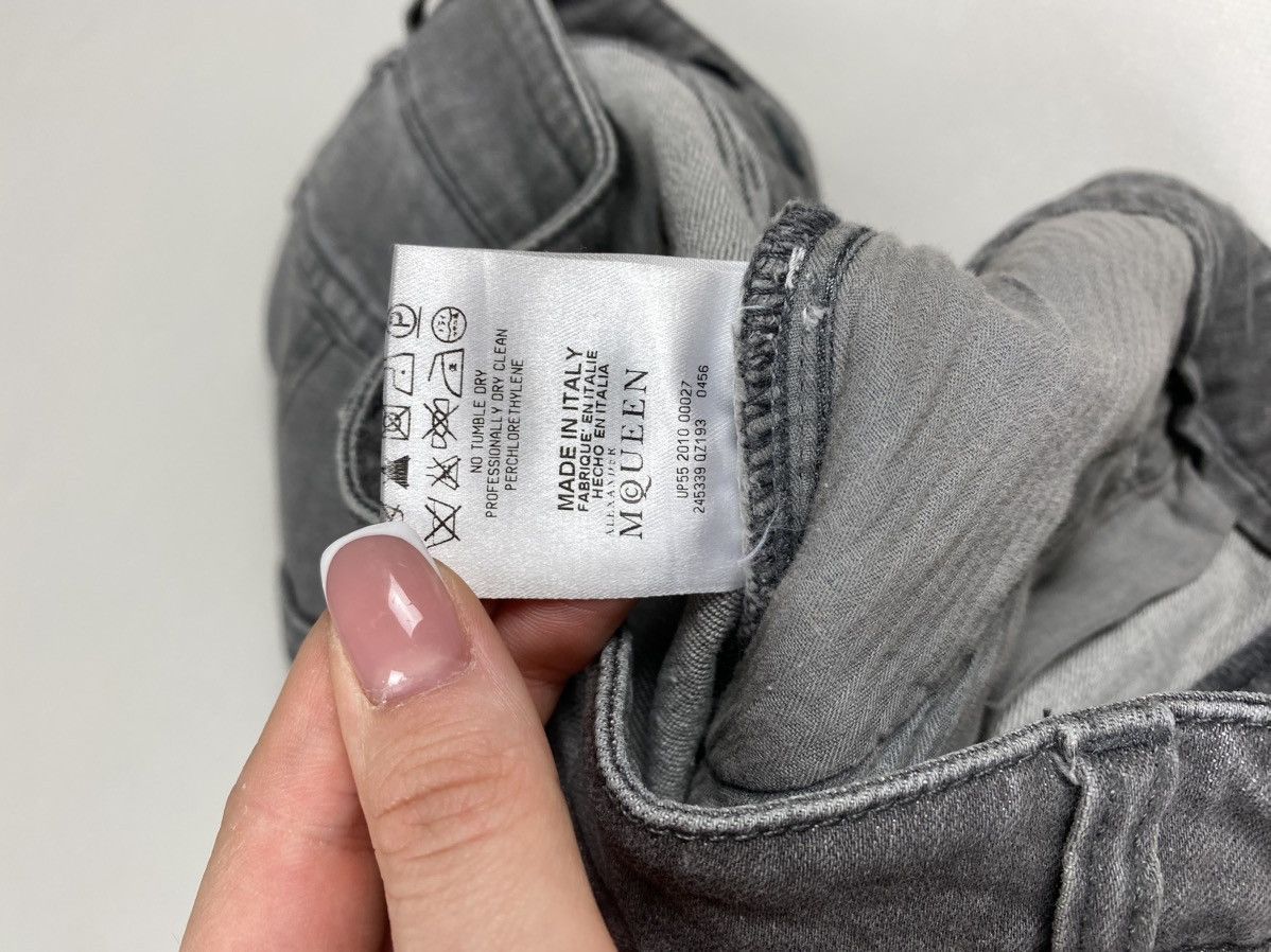 Alexander McQueen Alexander McQueen vintage ladies ankle zip jeans size 42 Size 28" / US 6 / IT 42 - 14 Thumbnail