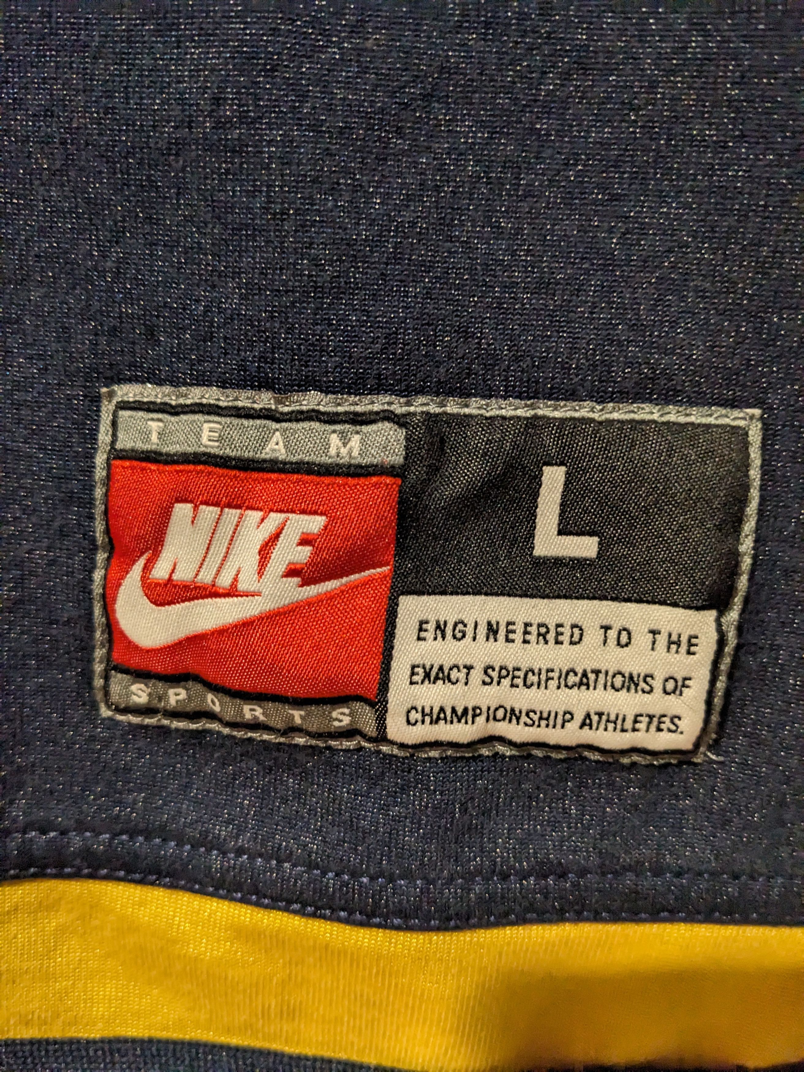 Vintage Vintage 90s Nike Team Michigan University Snap Up T-Shirt Size US L / EU 52-54 / 3 - 2 Thumbnail
