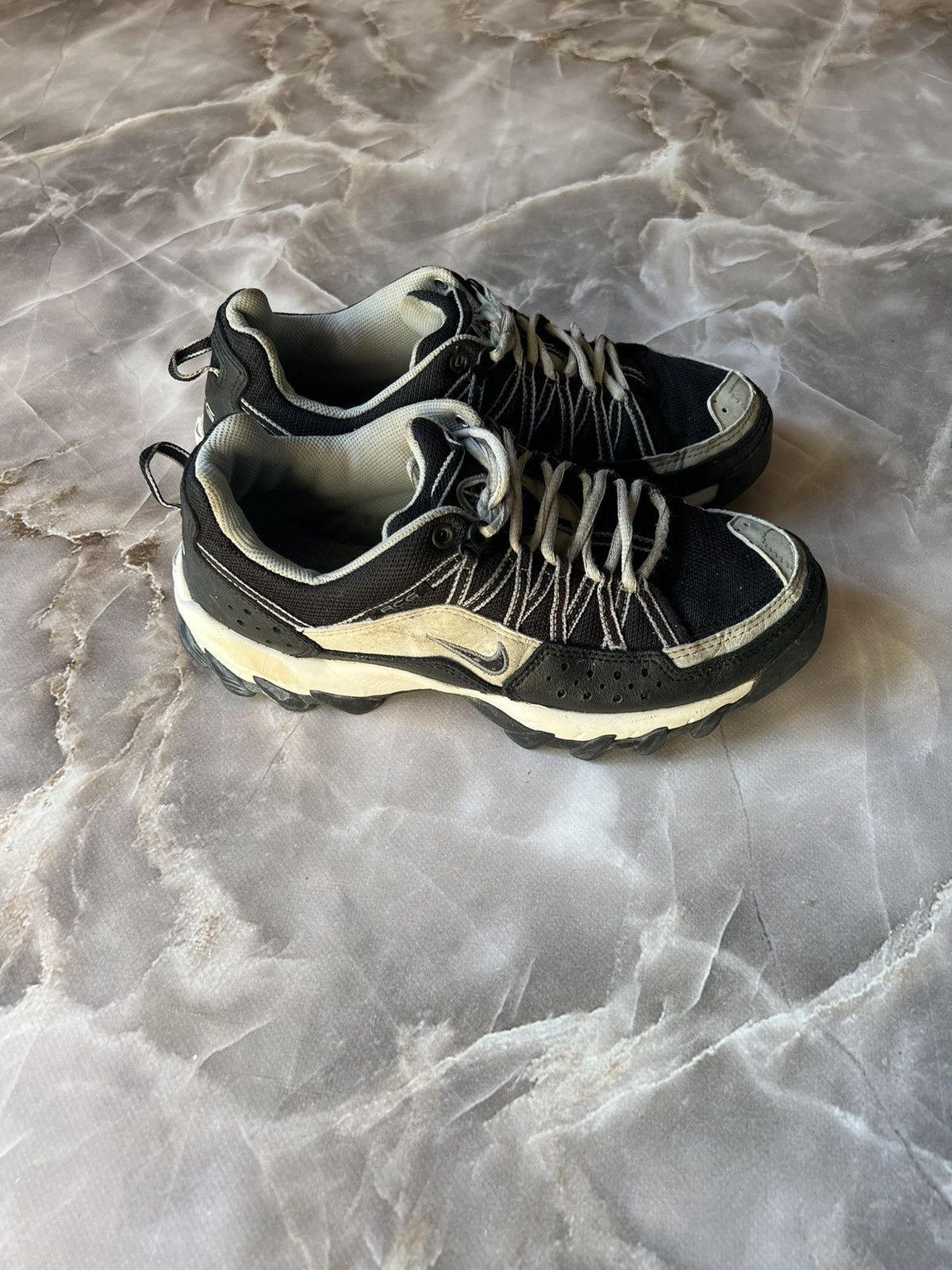 Vintage Vintage Nike Acg Outdoor Sneakers Size US 8 / EU 41 - 3 Thumbnail