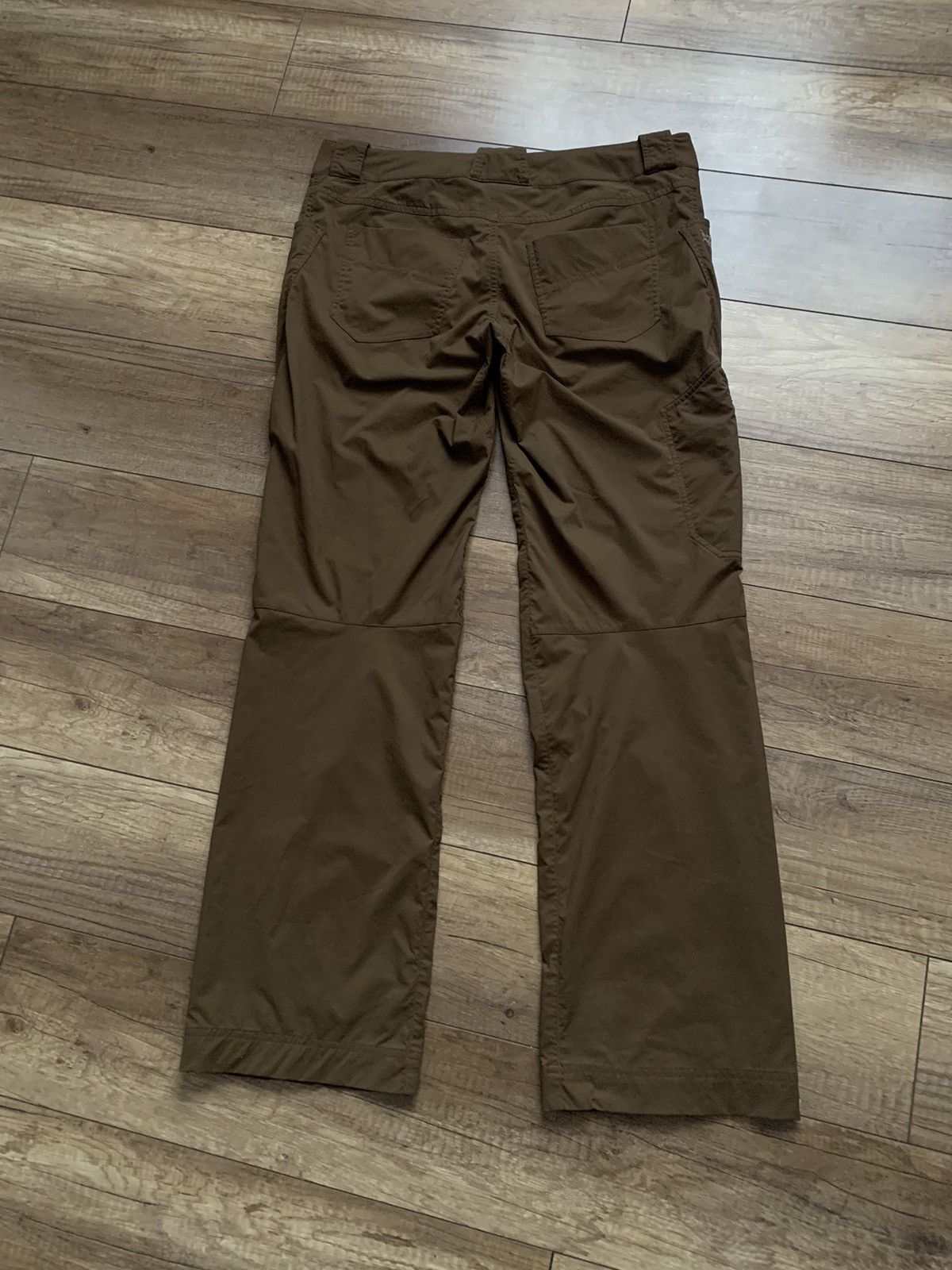 Arc'teryx Arcteryx Brown Nylon Pants Womens Vintage Size 32" / US 10 / IT 46 - 8 Thumbnail