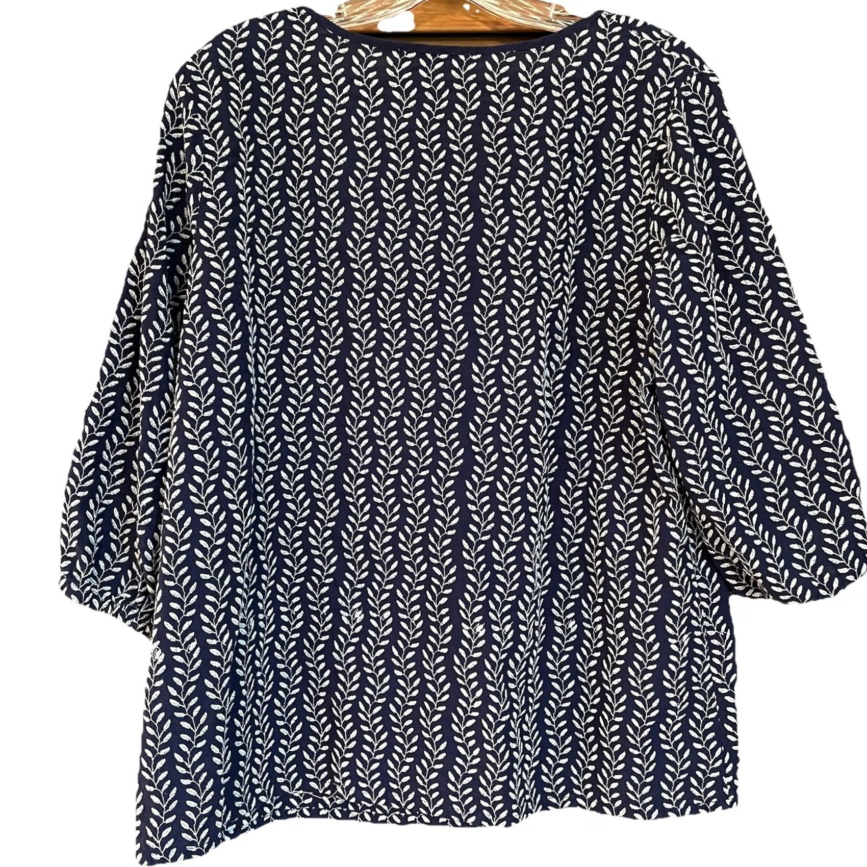 Vintage Emily Daniels Navy Blue White Embroidered Floral Leaf Vine Blouse PXL Plus Casual Shirt Women’s Size XL / US 12-14 / IT 48-50 - 3 Thumbnail