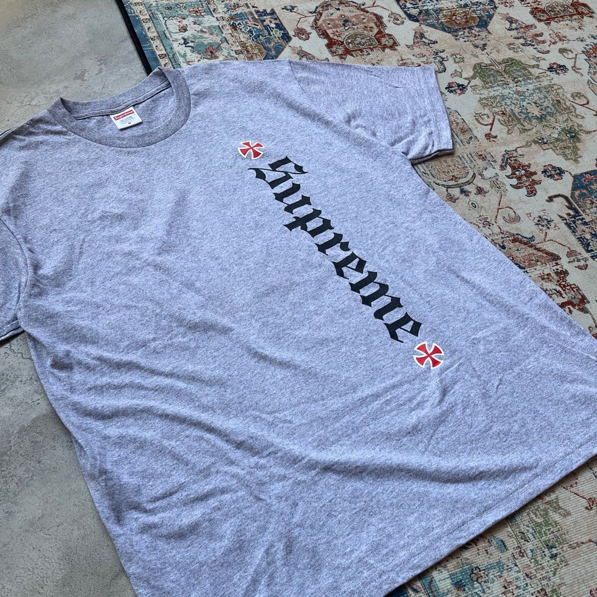 Independent Truck Co. × Supreme Supreme x Independent Old English FW17 Size US M / EU 48-50 / 2 - 2 Thumbnail