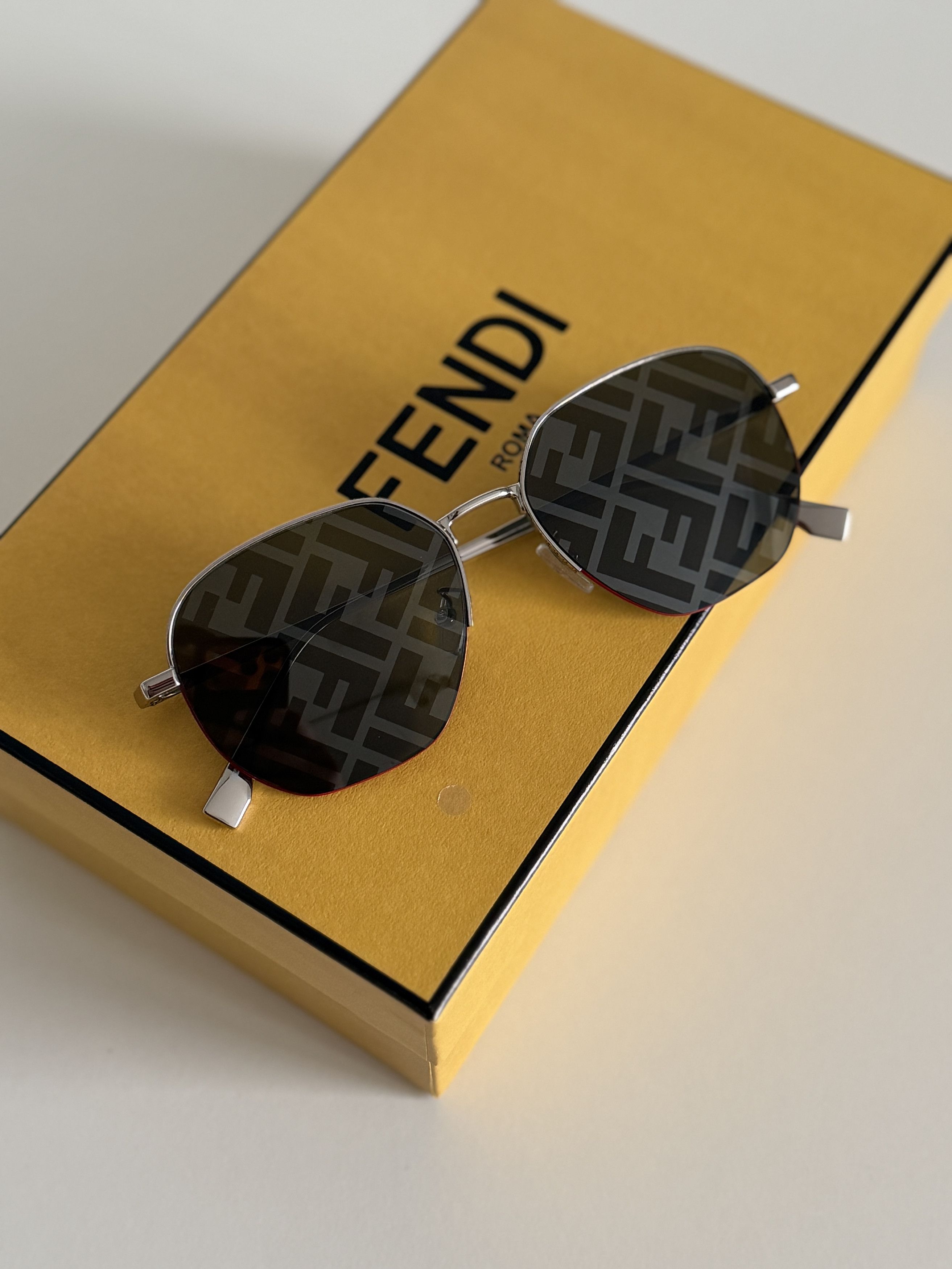 Fendi Fendi Sunglasses Size ONE SIZE - 1 Thumbnail