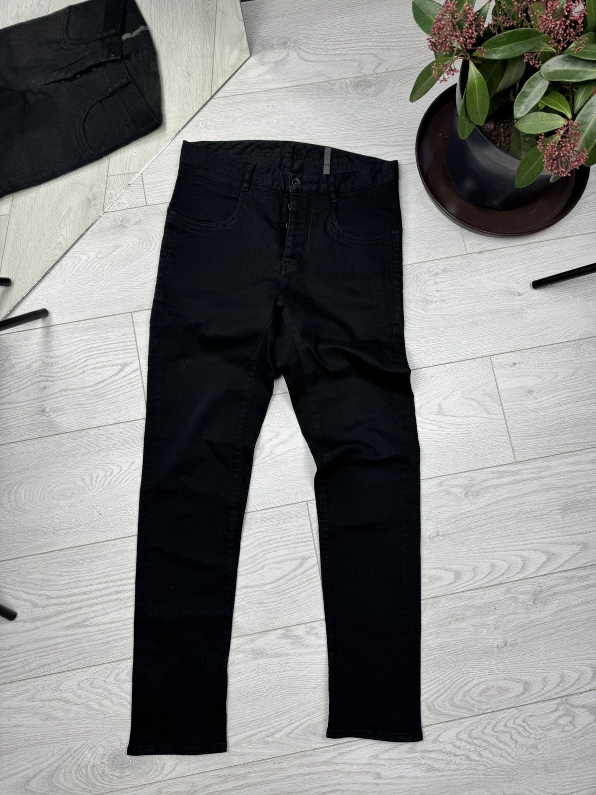 Attachment × Japanese Brand × Kazuyuki Kumagai Attachment Attachment Curve Long Balck Jeans Size US 30 / EU 46 - 1 Thumbnail