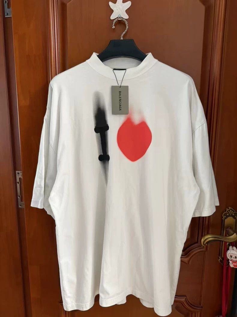 Balenciaga Balenciaga Valentine's Limited Heart T-shirt-yf Size US L / EU 52-54 / 3 - 1 Thumbnail
