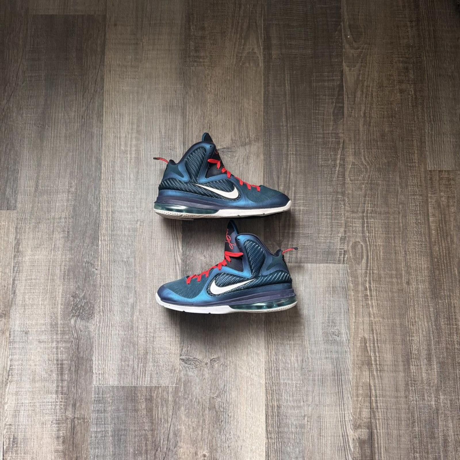 Nike NIKE • LeBron 9 "2012 Swingman" (8.5M) Size US 8.5 / EU 41-42 - 1 Thumbnail
