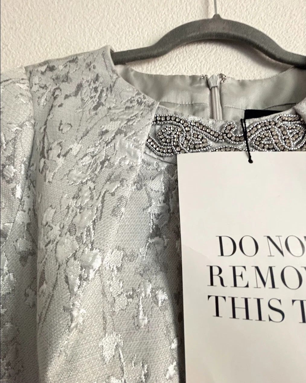Other Carmen Marc Valvo Silver Cocktail Dress - NWT SZ 6 Size M / US 6-8 / IT 42-44 - 4 Thumbnail