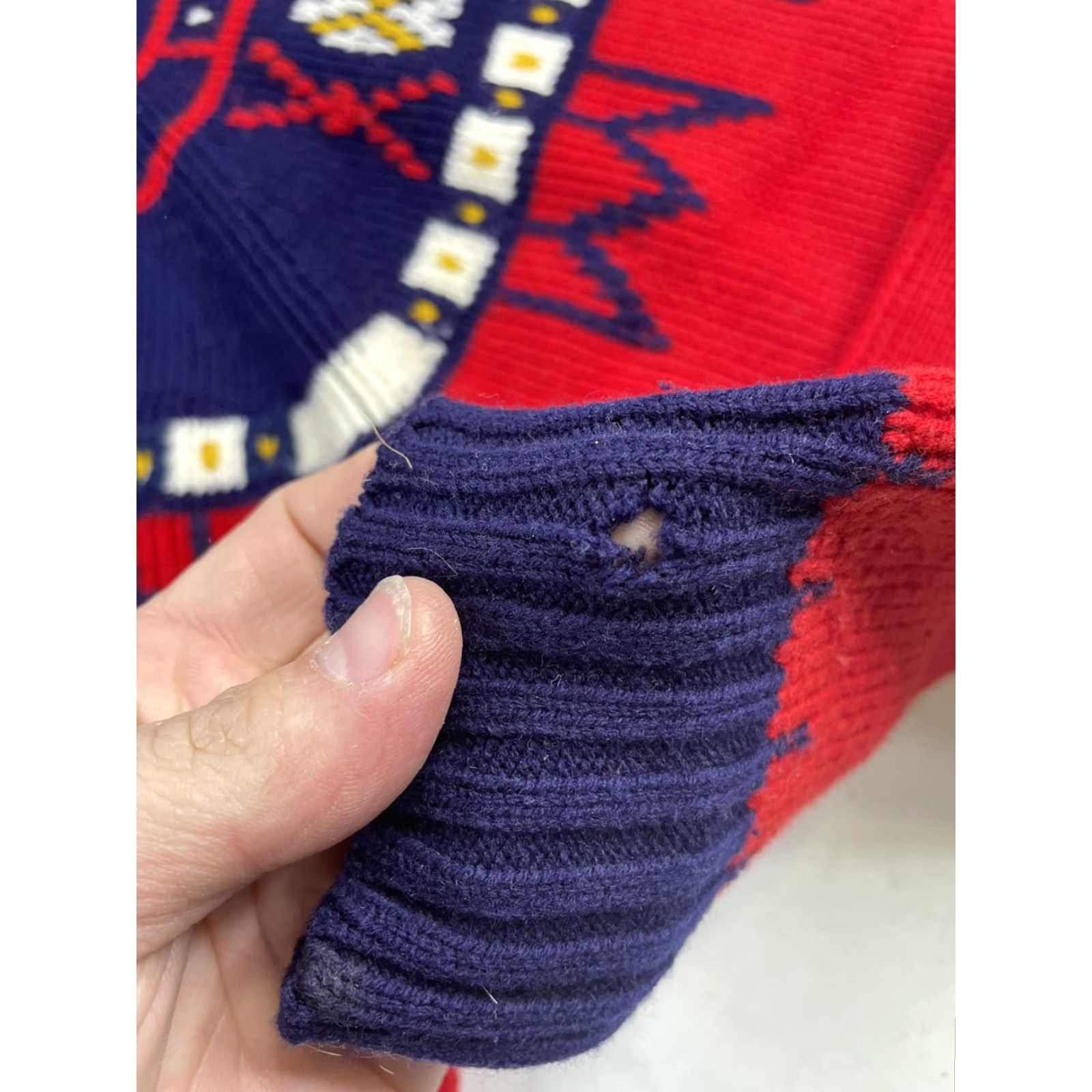 JCPenney VINTAGE JC Penney Crew Neck Sweater Knit Acrylic Holiday Large L Blue Red White 1970s Nordic Fair Isle Size US L / EU 52-54 / 3 - 3 Thumbnail