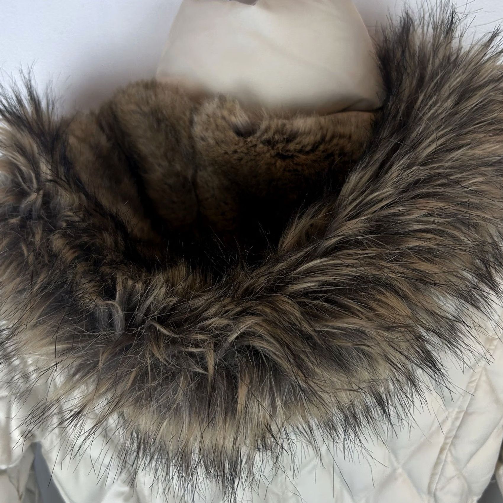 Laundry by Shelli Segal Laundry Down Puffer Coat Womens XS Beige Faux Fur Belted Minimalist Capsule Size S / US 4 / IT 40 - 4 Thumbnail