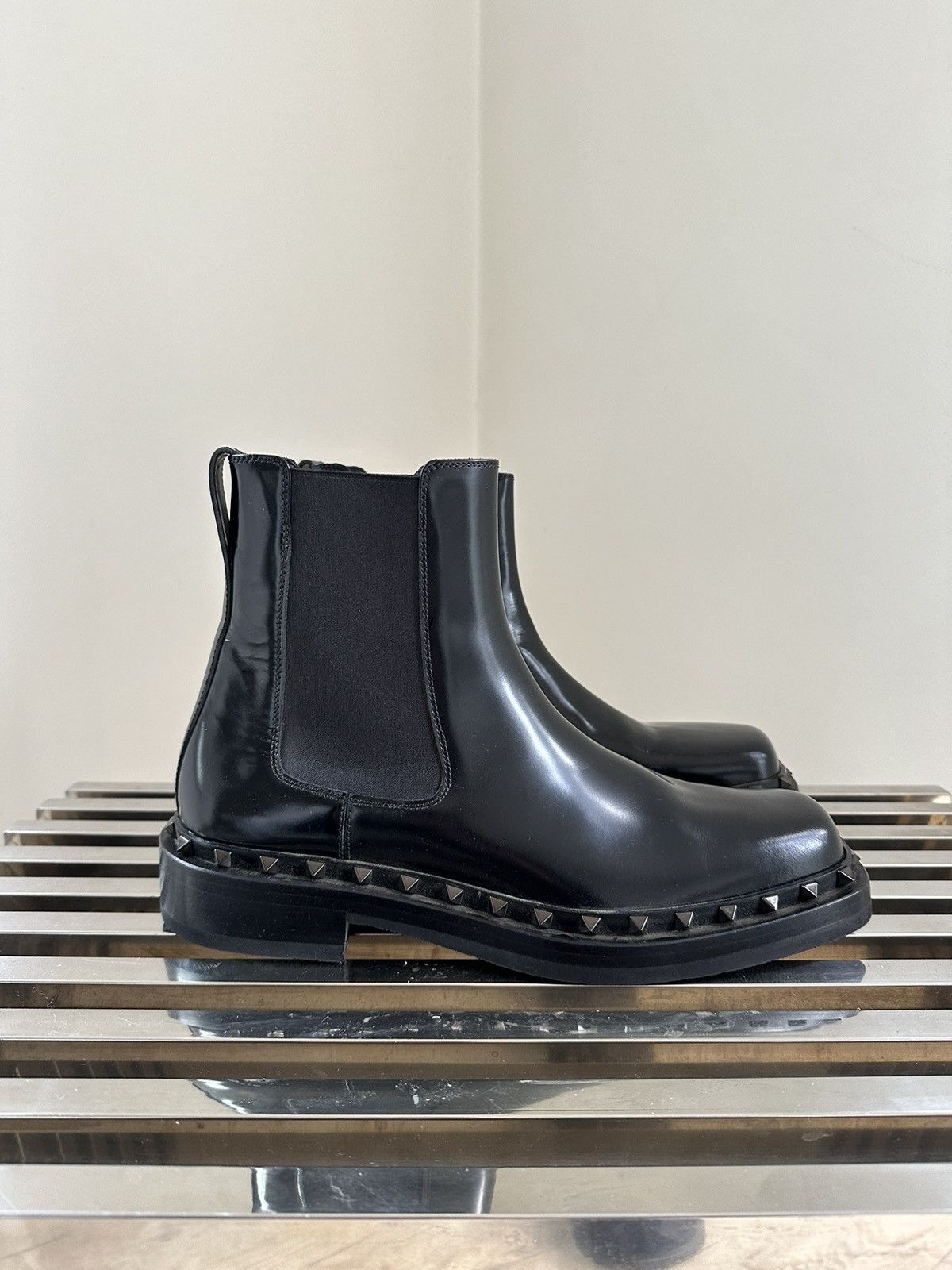 Valentino Valentino RockStud Chelsea Boots Size US 11 / EU 44 - 3 Thumbnail