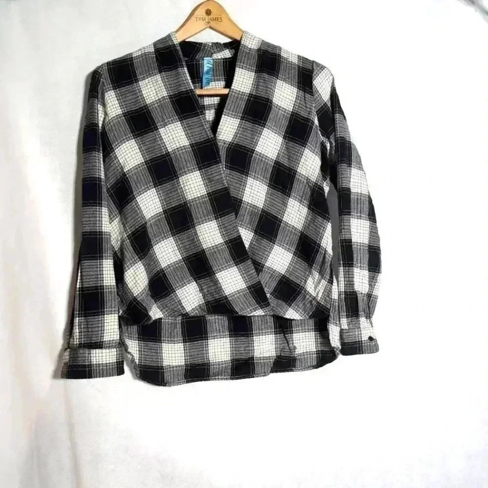 Designer Dina Be Black and white plaid shirt wrap around style sz M Size M / US 6-8 / IT 42-44 - 1 Thumbnail