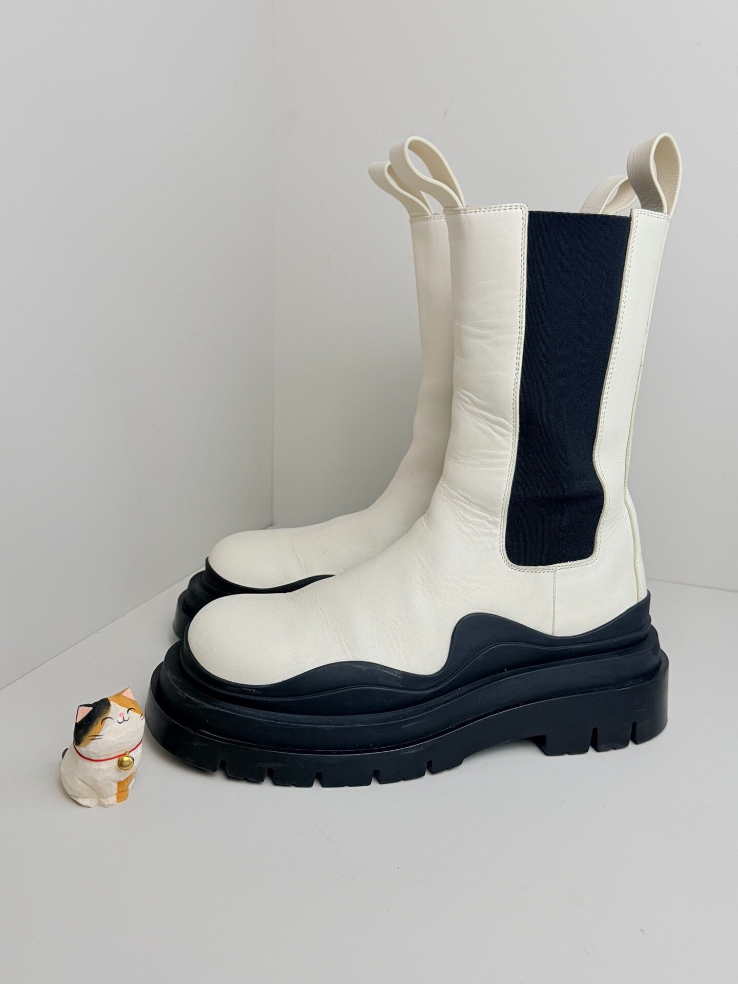 Bottega Veneta Bottega Veneta White Boots us_9 Women Size US 9 / IT 39 - 1 Thumbnail