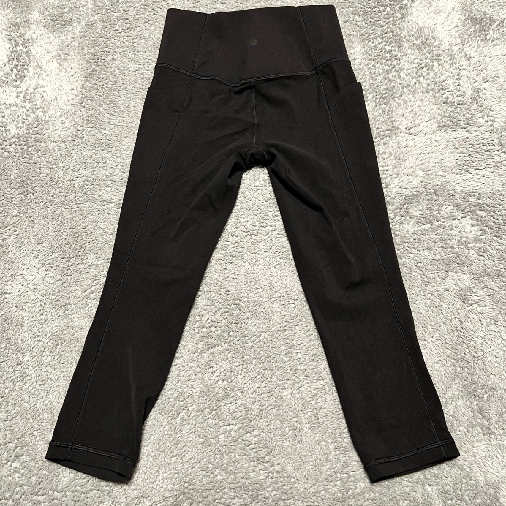 Athleta Athleta Leggings Womens XS Black Cropped Salutation Stash Pocket Size 26" / US 2 / IT 38 - 3 Thumbnail