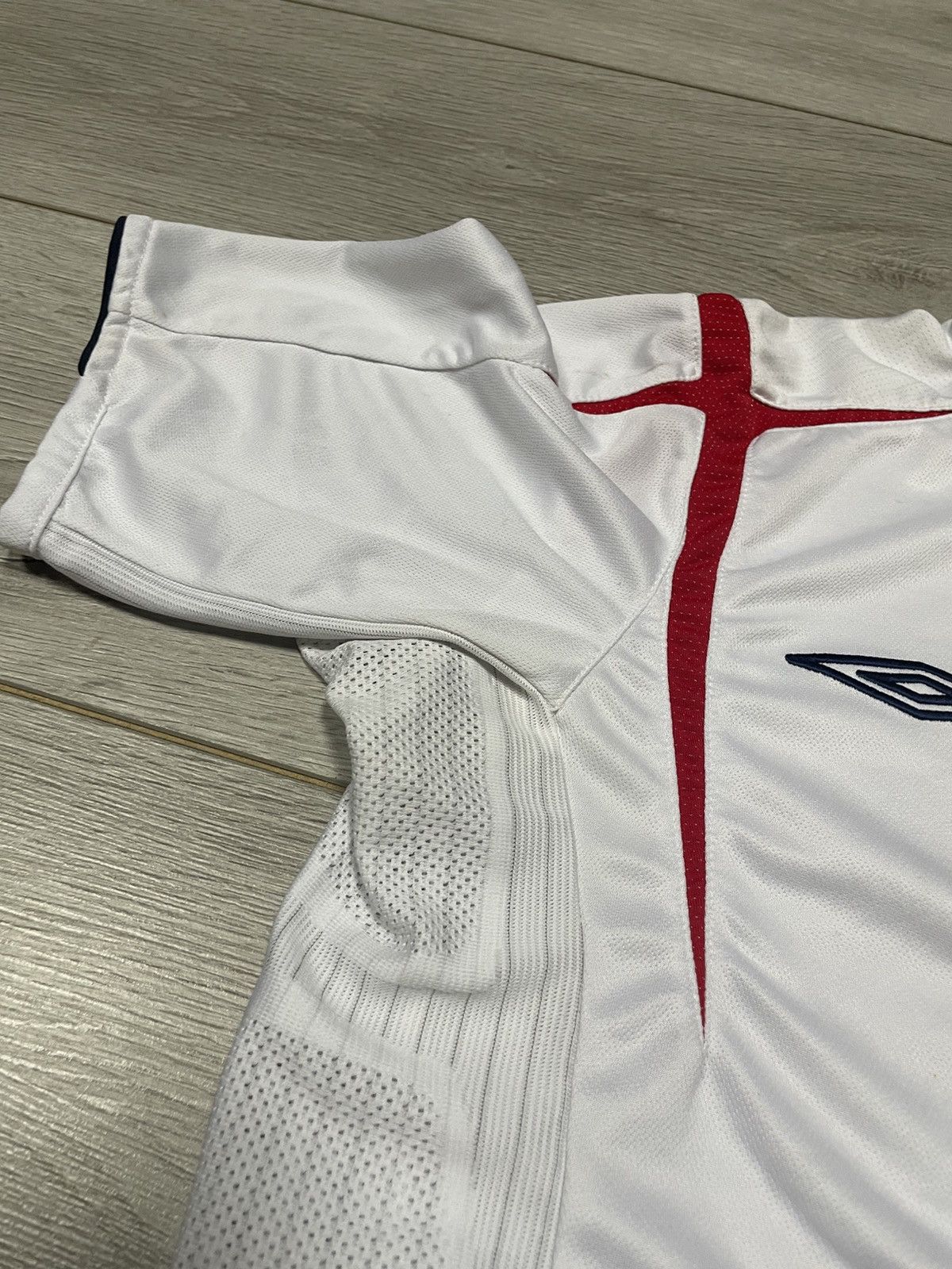 Umbro England Umbro vintage drill jersey soccer football Size US M / EU 48-50 / 2 - 13 Thumbnail
