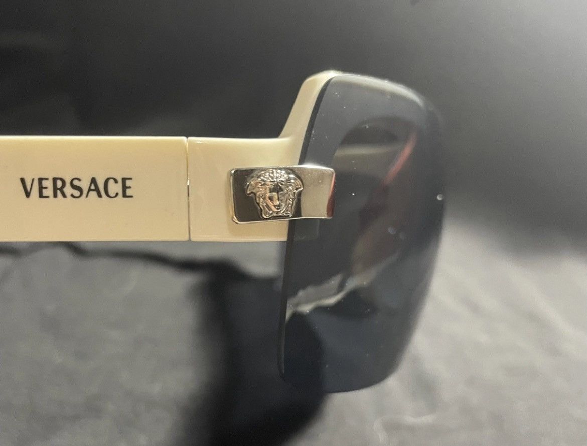 Versace Versace Vintage Sunglasses White Magnetic Mask Rare Size ONE SIZE - 4 Thumbnail