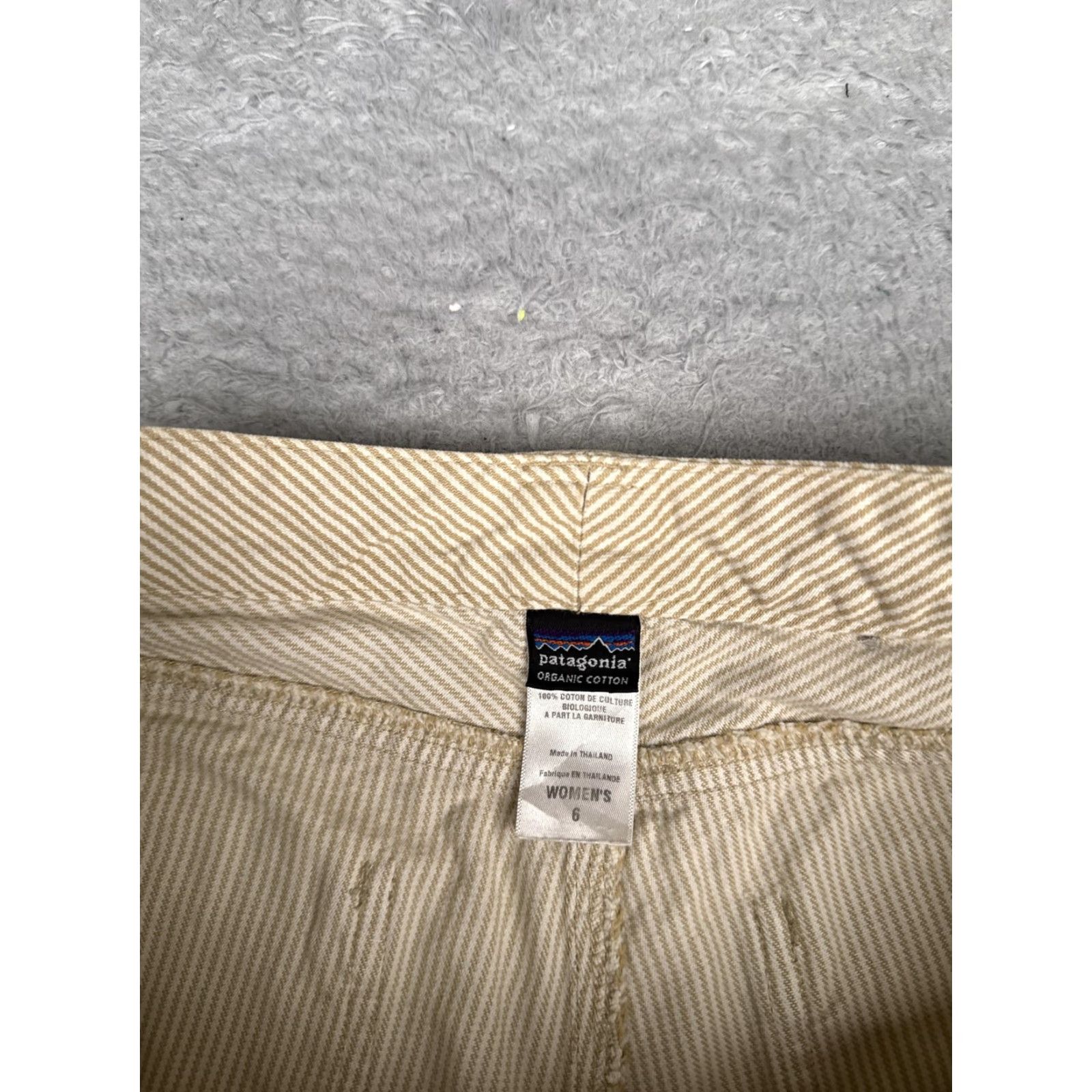 Patagonia Patagonia Bermuda Shorts Womens 6 Beige Striped Organic Cotton Twill Casual Size 28" / US 6 / IT 42 - 7 Thumbnail