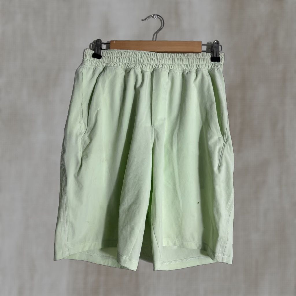Lululemon Pace Breaker Shorts Men Small Lime Green 27x10 Athletic Drawstring Lined Spring Summer