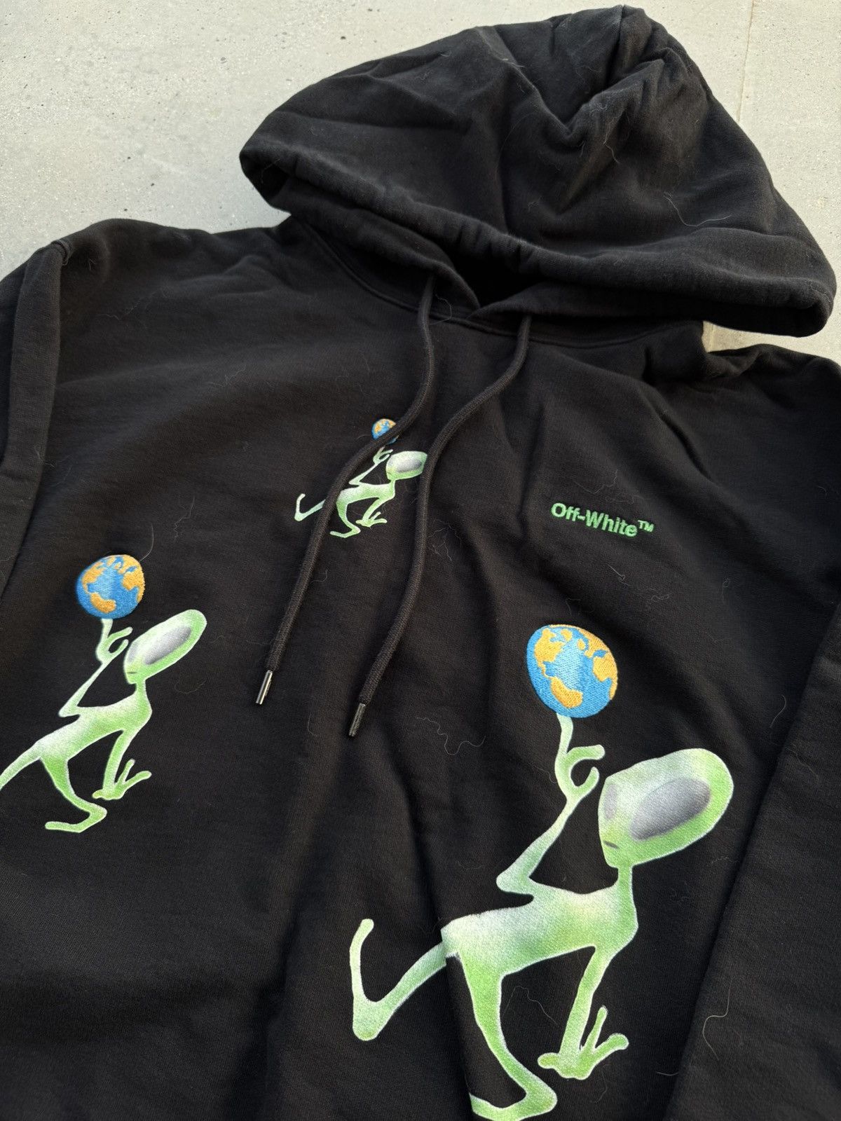 Off-White Off-White hype hoodie Alien cross back Size US M / EU 48-50 / 2 - 3 Thumbnail