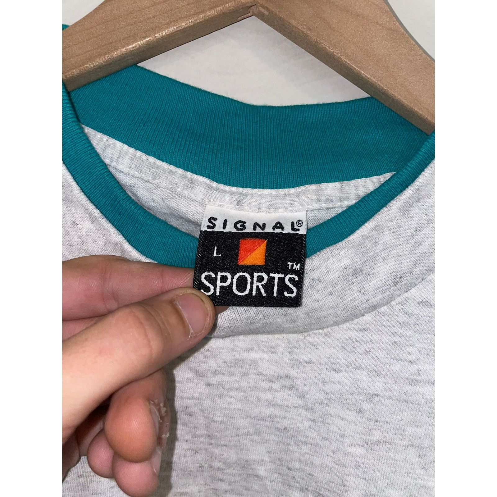 Vintage Vintage Montana Native American Shirt Drums Gray Tee VTG L Size US L / EU 52-54 / 3 - 8 Thumbnail