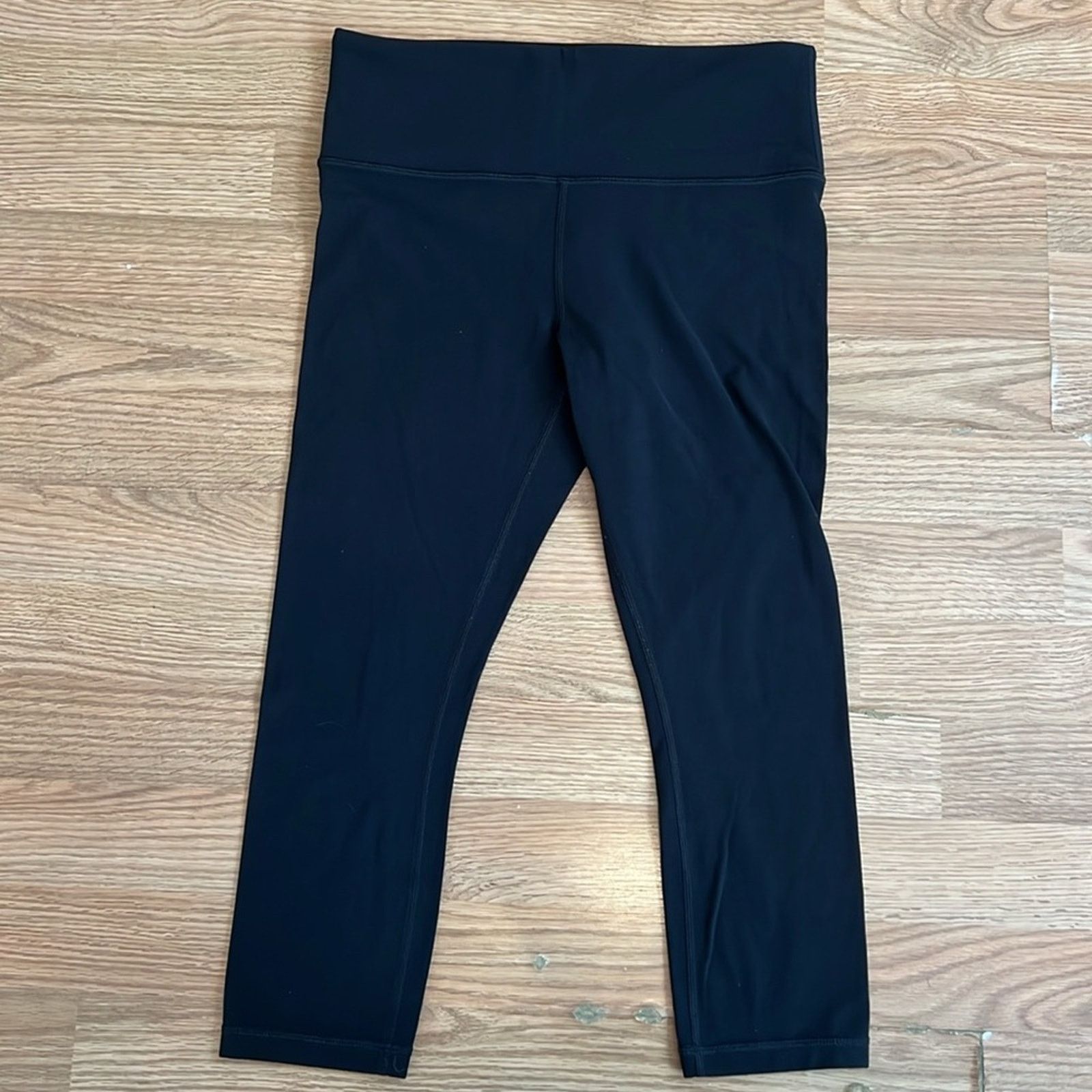 Athleta Athleta Black Capri Leggings Size 30" / US 8 / IT 44 - 4 Thumbnail