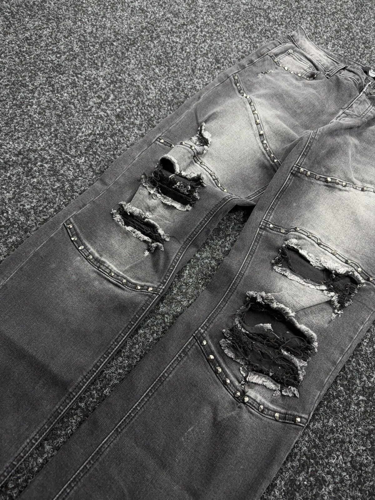 Le Grande Bleu (L.G.B.) Opium 00s Punk Rock Rebel Distressed Studded Biker Jeans Size US 31 - 6 Thumbnail