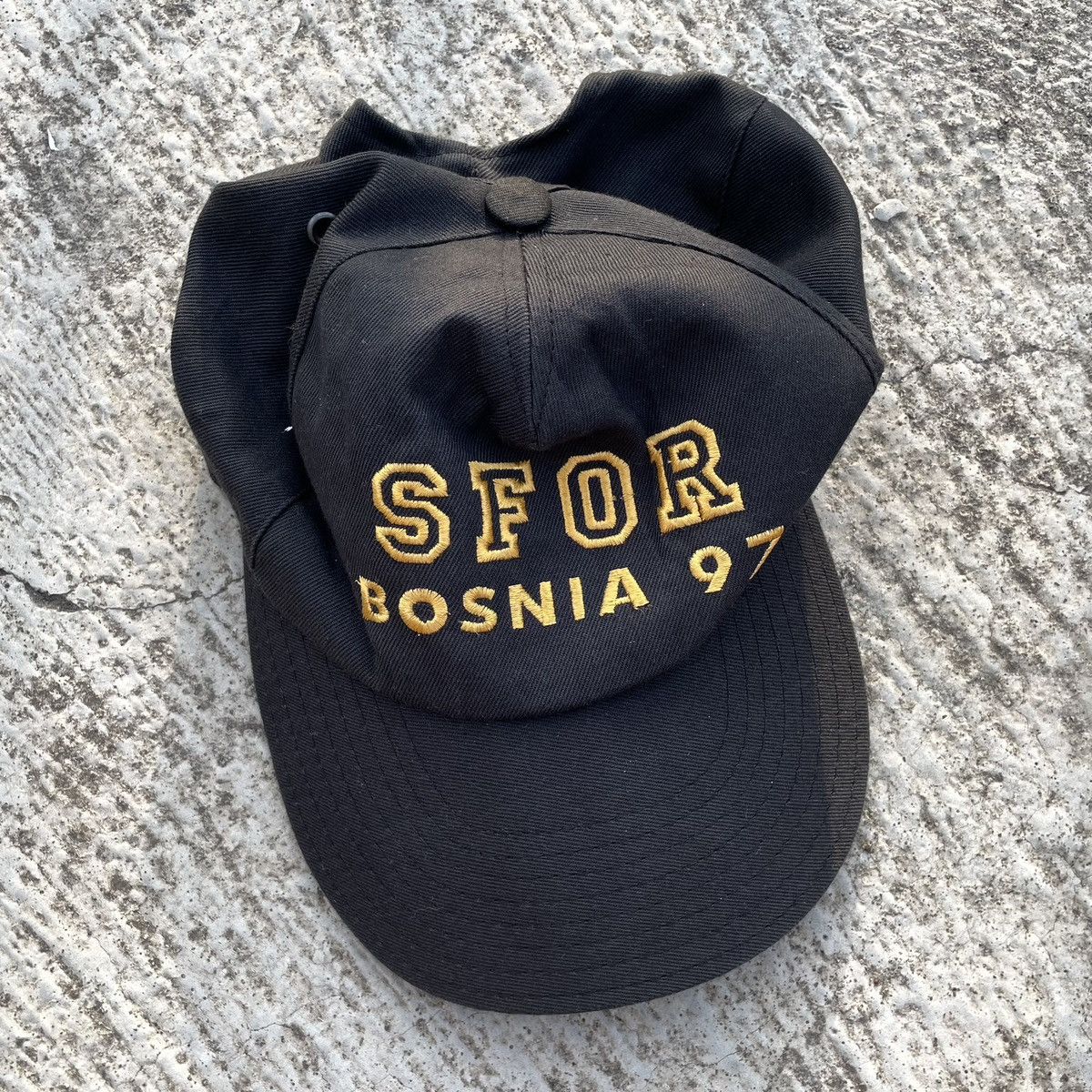 Vintage VTG 1997 SFOR Bosnia Military Snapback Hat Green Underbrim Size ONE SIZE - 1 Thumbnail