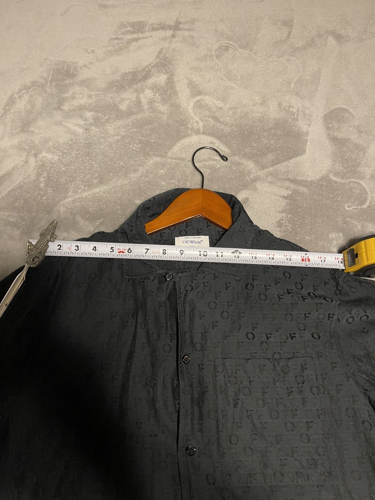 Off-White × Virgil Abloh OFF-WHITE LOGO JACQUARD CAMP COLLAR TEXTURED SHIRT SIZE L Size US L / EU 52-54 / 3 - 5 Thumbnail