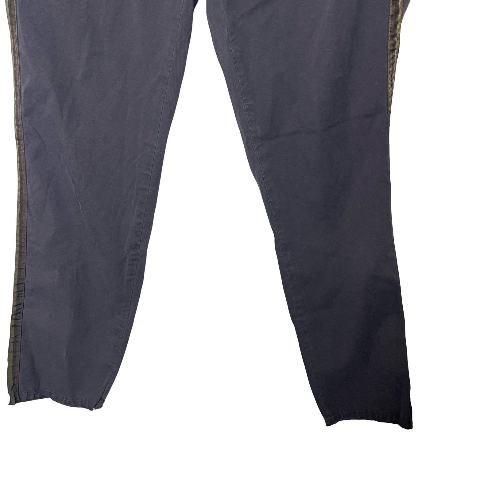Nili Lotan Nili Lotan grey cropped pants with green side stripe sz 4 Size 27" / US 4 / IT 40 - 4 Thumbnail