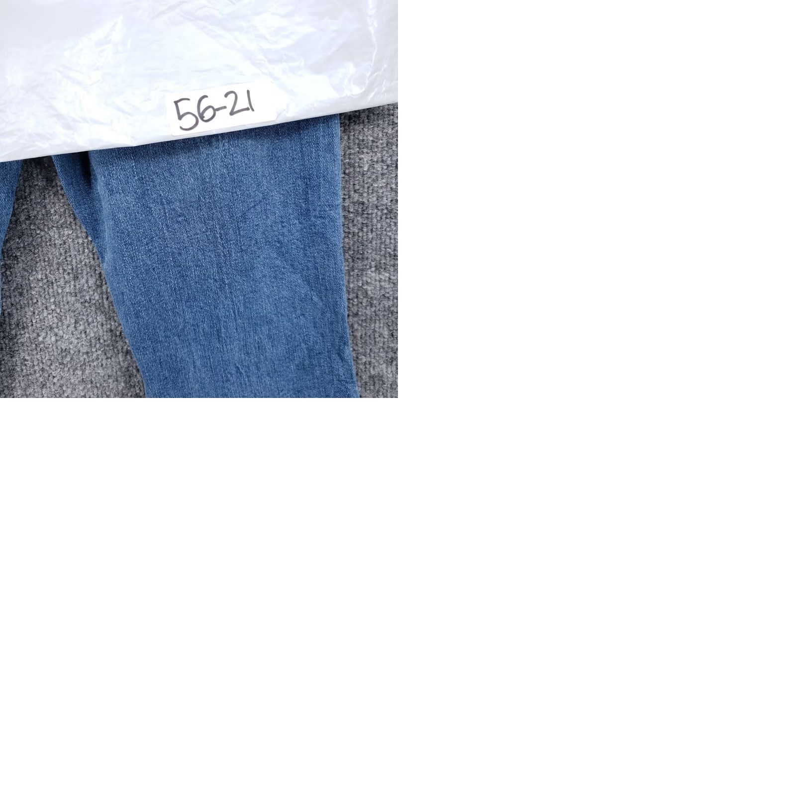 Forever 21 Forever 21 Jeans Womens 26 Blue Denim Mid-Rise Cropped Distressed Rinse Wash Size 26" / US 2 / IT 38 - 9 Thumbnail