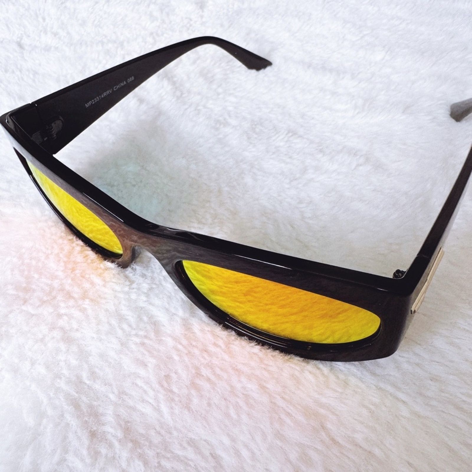 Other Francis Mirrored Red with Black Rim Sunglasses Size ONE SIZE - 6 Thumbnail