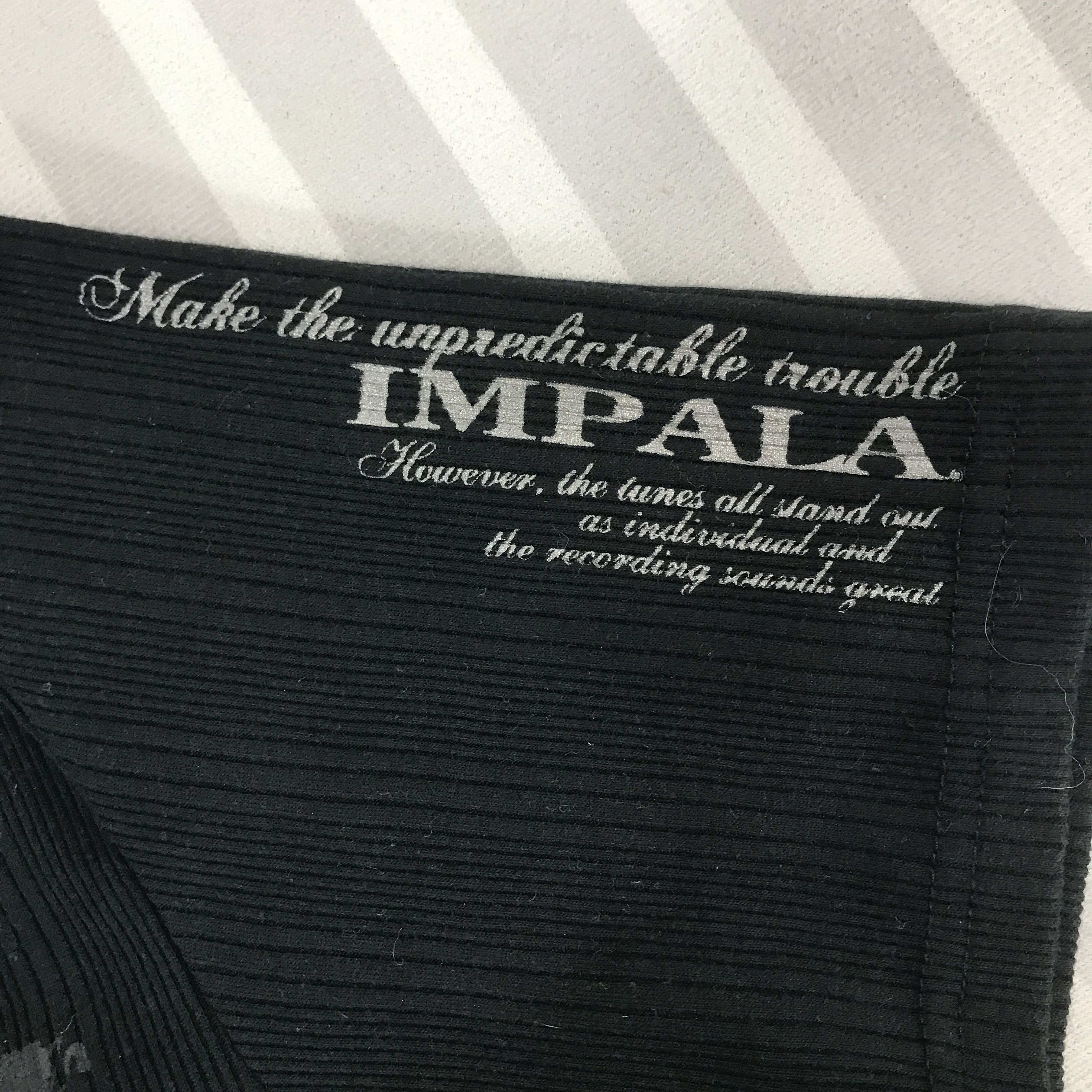 Japanese Brand Vintage Impala Snap button collar T-Shirt Size US L / EU 52-54 / 3 - 9 Thumbnail