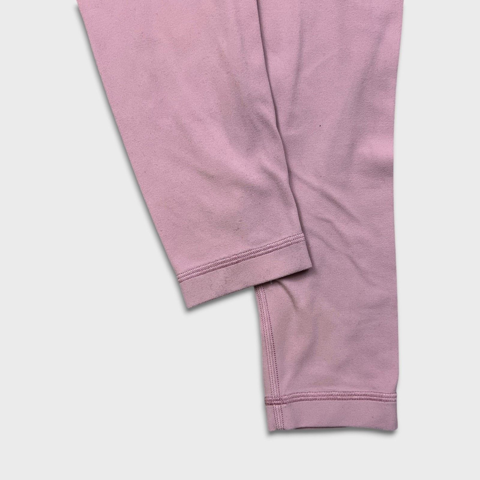 Lululemon Lululemon Align Pant 28" Size 6 High Rise Pilates Leggings Size 28" / US 6 / IT 42 - 6 Thumbnail