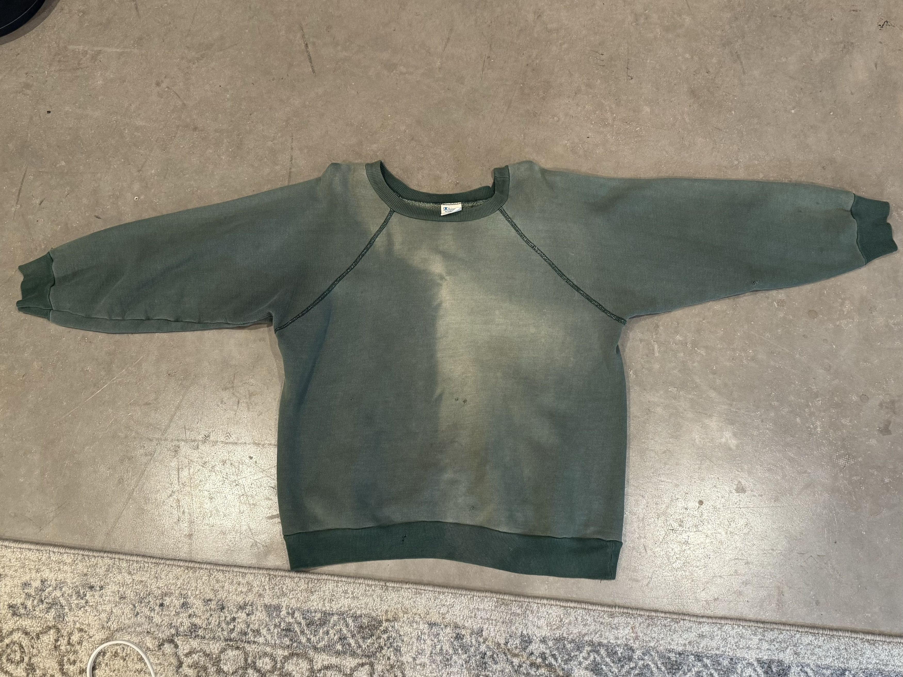 Champion 70s Vintage Champion Sunfaded Raglan Crewneck Size US L / EU 52-54 / 3 - 2 Thumbnail