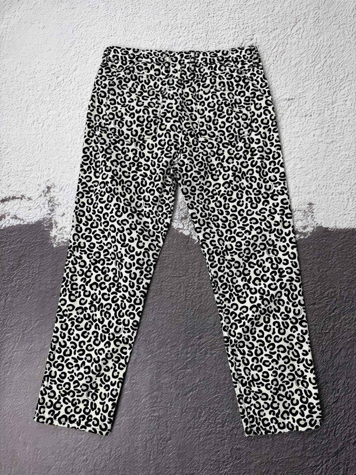 Love Moschino Love Moschino Leopard allover pattern jeans pants trousers Size 27" / US 4 / IT 40 - 2 Thumbnail