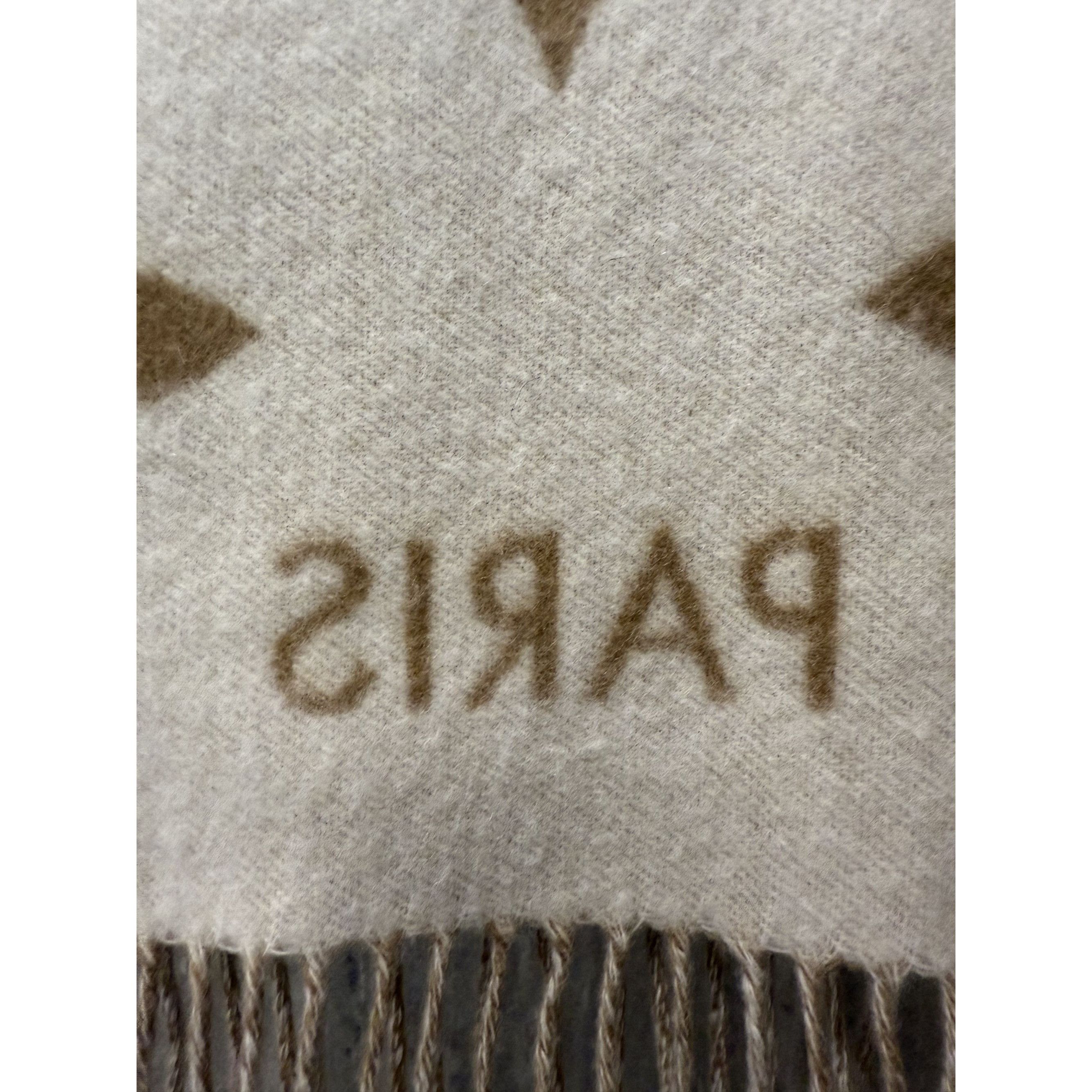 Louis Vuitton LOUIS VUITTON Monogram Reversible 100% Cashmere Scarf In Cre Size ONE SIZE - 8 Thumbnail